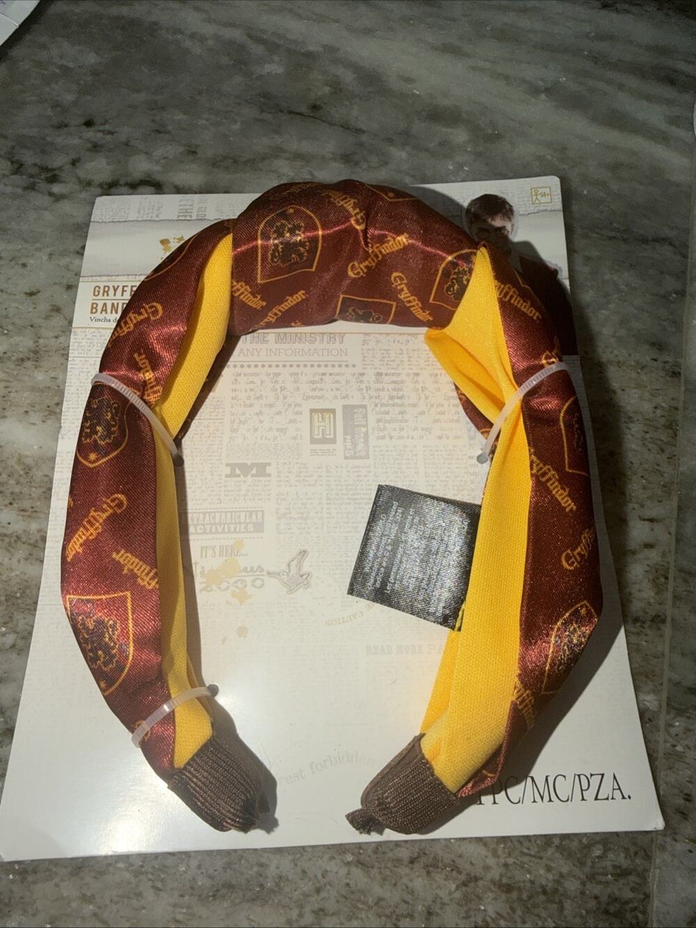 Harry Potter Gryffindor Quidditch Headband Brand New (msca)